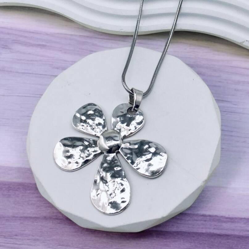 Long Daisy Flower Pendant Statement Necklace